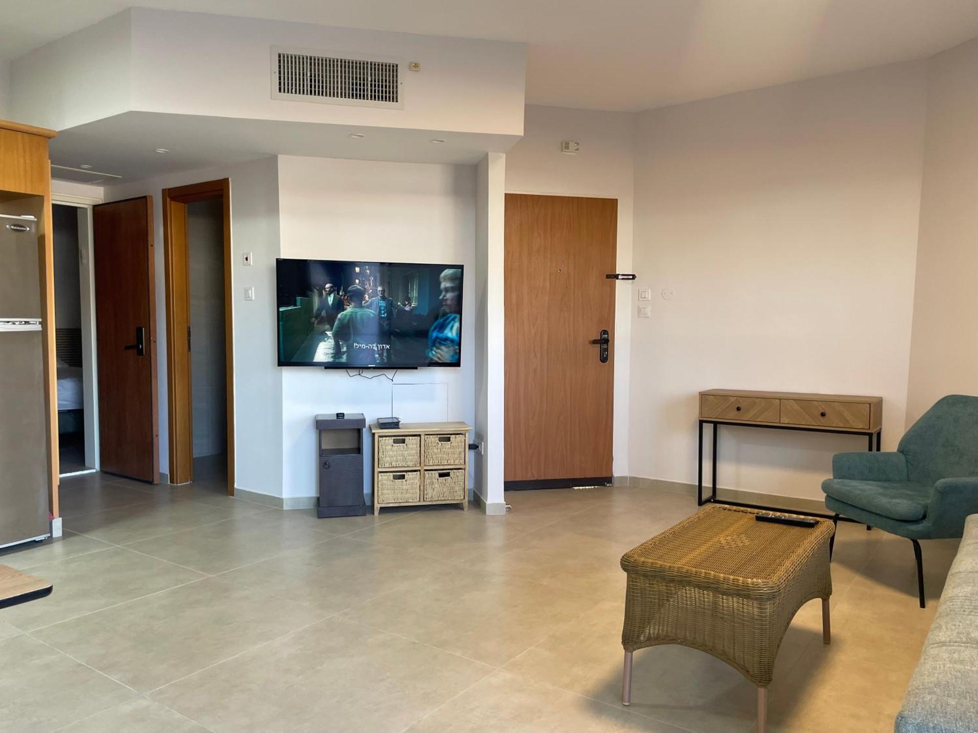 Amdar 2br Garden Appartement